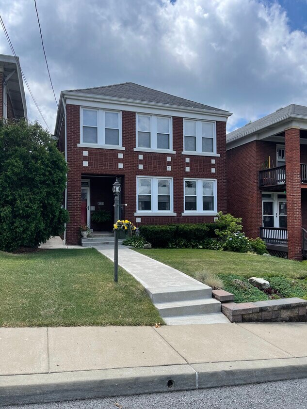 1413 Tolma Ave Unit 2nd floor Duplex, Pittsburgh, PA 15216 Apartments