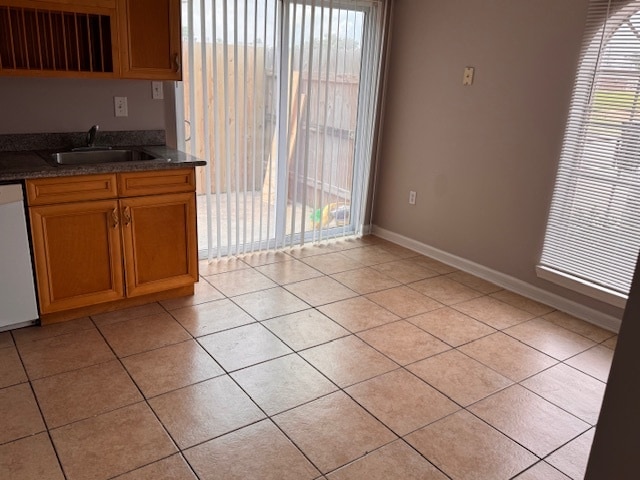 Kitchen leads to patio - 3333 Golden Dr