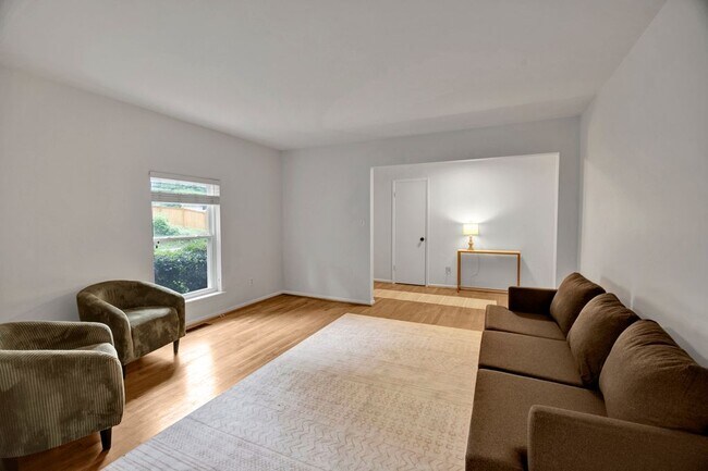 Foto del edificio - 3541 W Lakeside Dr