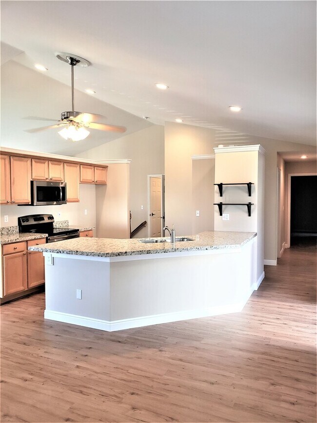 Building Photo - 478 Elizabeth Day Cove