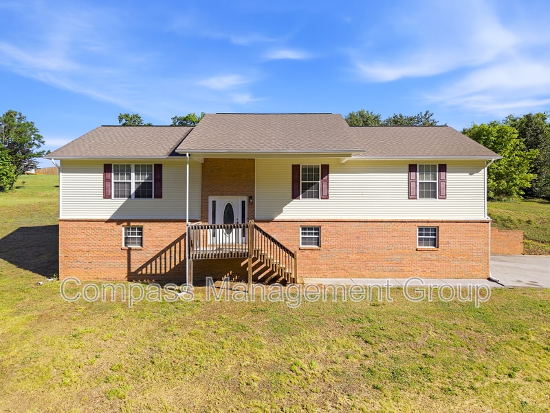 Photo - 1690 River Bend Road