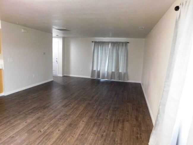 Building Photo - 3Bd/2.5Ba Two Story House - Available Soon!