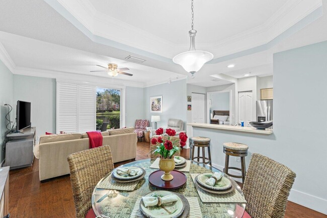 Foto del edificio - 2040 Alta Meadows Ln
