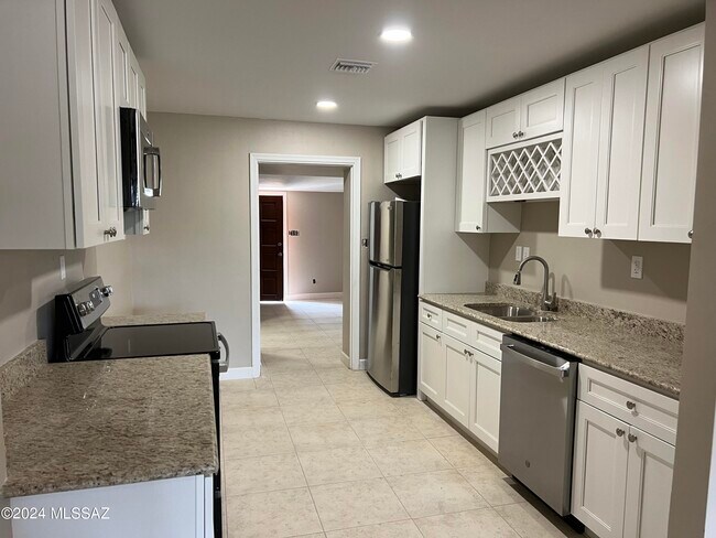 Foto del edificio - 2637 N Wilson Ave