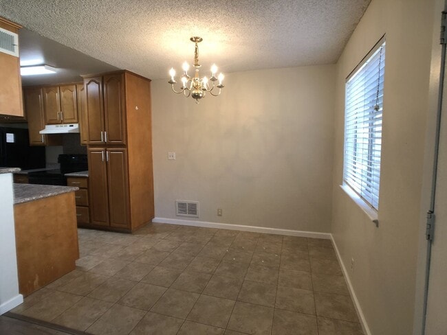 Building Photo - 2 bedroom Berryessa Condo