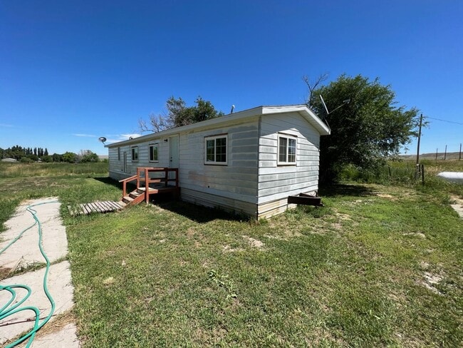 Building Photo - Semi-Rural 2 Bedroom 1 Bath Updated Mobile Home w/ Amenities