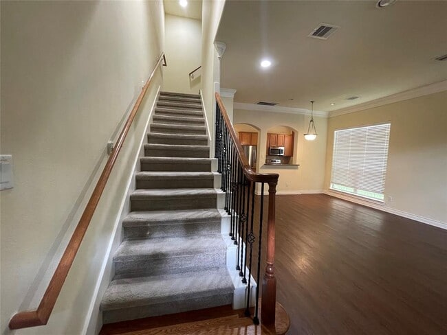 Building Photo - 9041 Creekstone Lake Dr