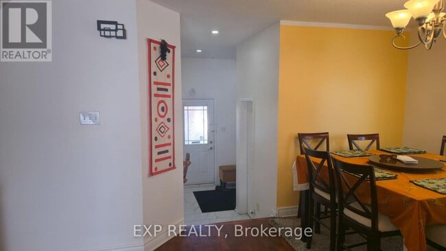 Building Photo - 1052 Candlewood St