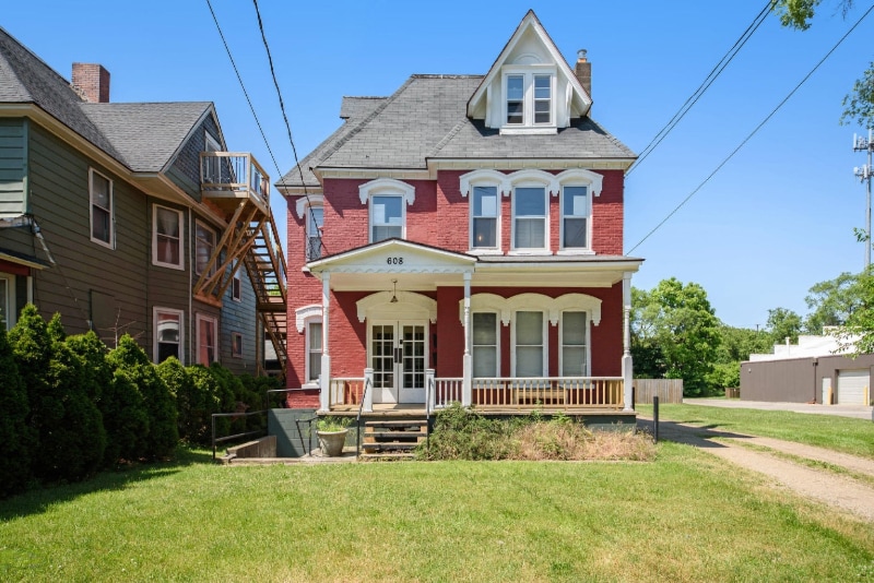 Primary Photo - 608 W Kalamazoo Ave