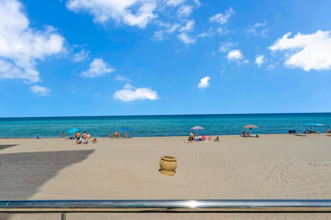 Foto del edificio - 3725 S Ocean Dr