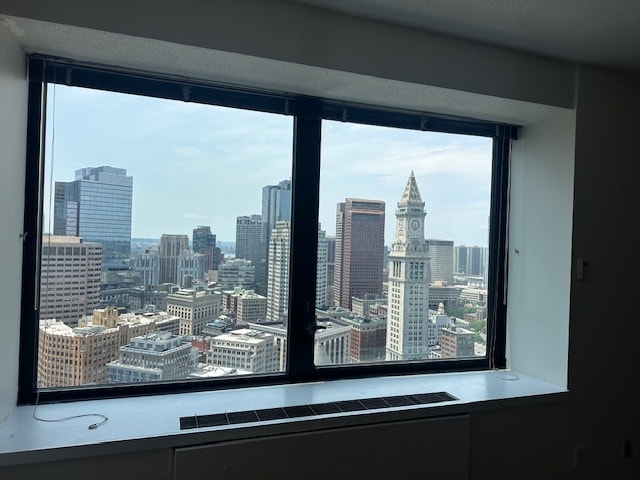 Foto principal - 85 E India Row