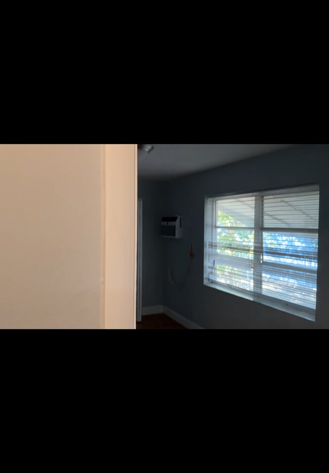 Foto del edificio - 217 SW 4th Ave