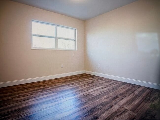 Building Photo - 4604 Normandy Dr