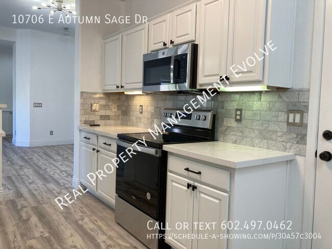 Foto del edificio - GATED & FULLY REMODELED!