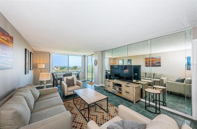 Photo - 6104 Palma Del Mar Blvd S Apartment