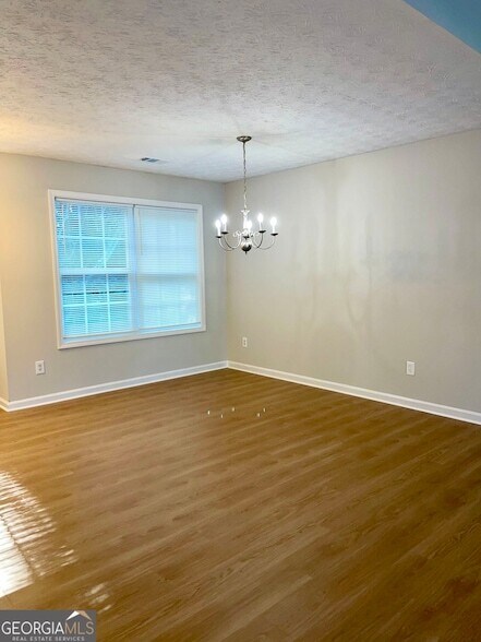 Foto del edificio - 8262 Parkwood Pl