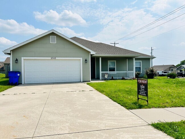 Foto del edificio - Spring Valley Location! Beautiful Single-Family Home