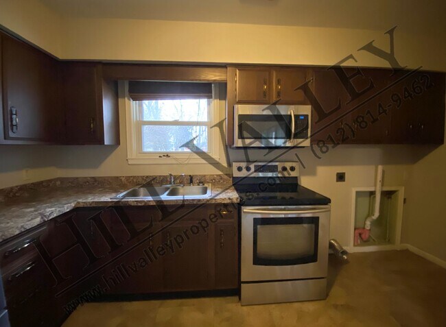 Foto del edificio - Two Bedroom Home East