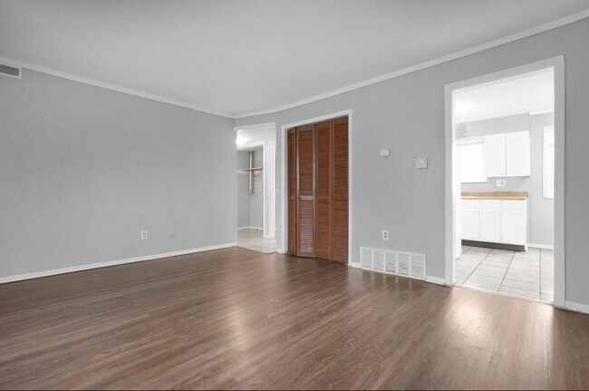 Foto del edificio - 2872 Howey Rd