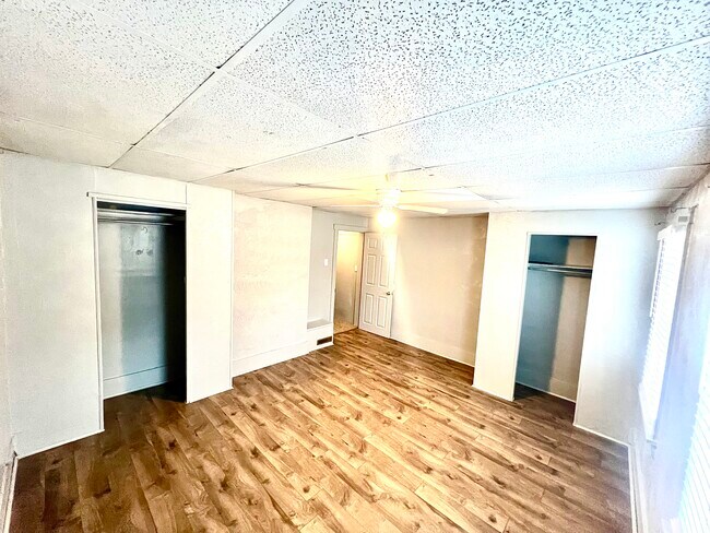 Building Photo - 852 Manifold Rd