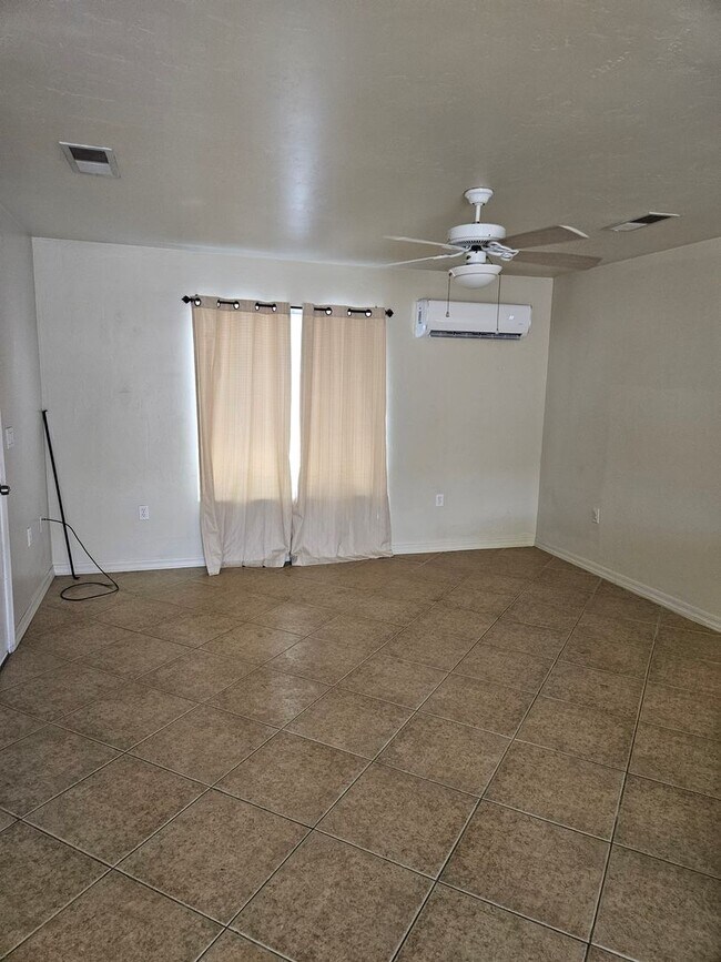 Foto del edificio - 3 bed/2bath Stick Built home in Central BH...