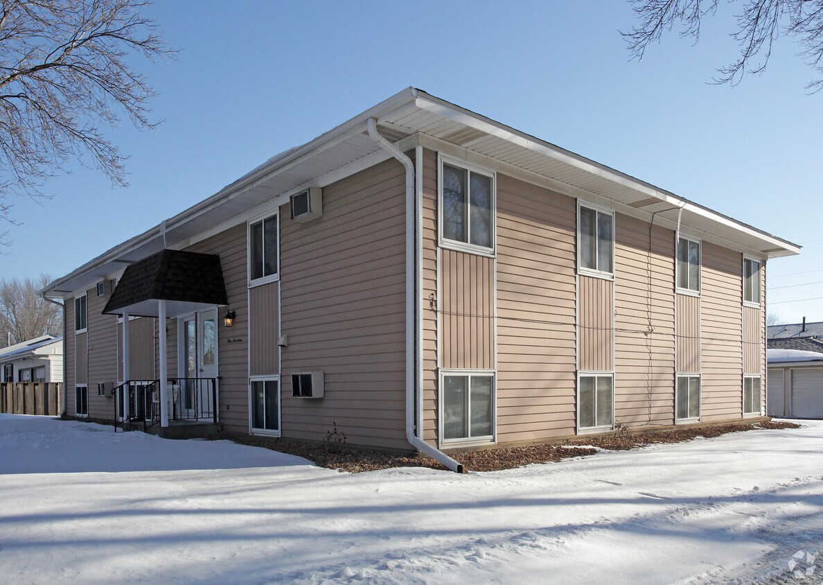 917 9th St, Farmington, MN 55024 Apartments in Farmington, MN