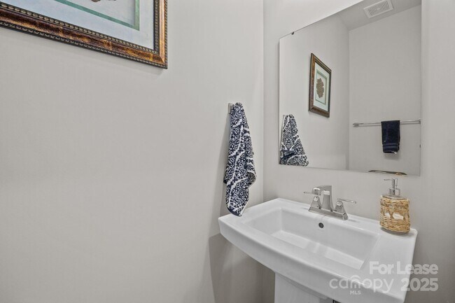 Foto del edificio - 7005 Old Evergreen Pkwy