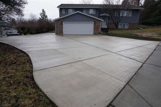 Foto del edificio - 906 Summit Dr