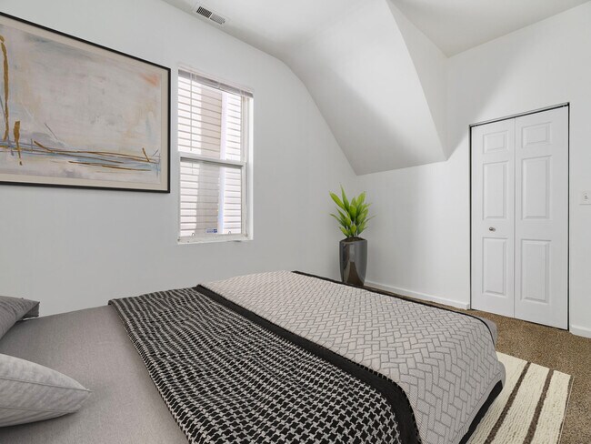 Bedroom #1 - 1730 N Talman Ave