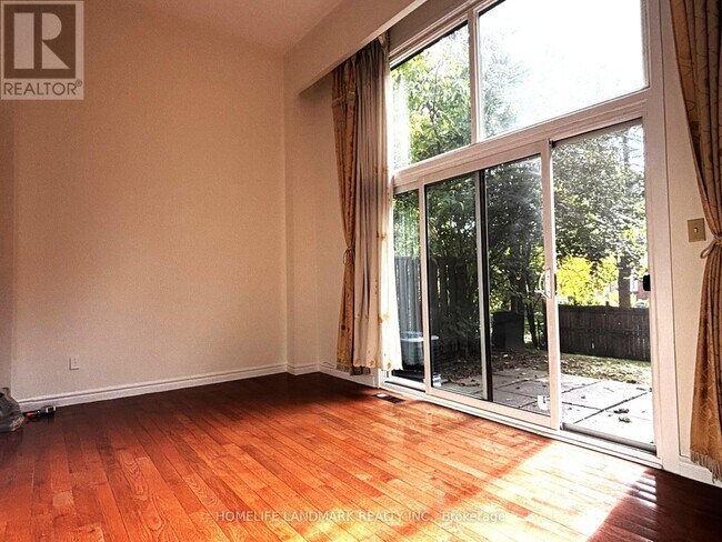 Building Photo - 254 Sprucewood Ct