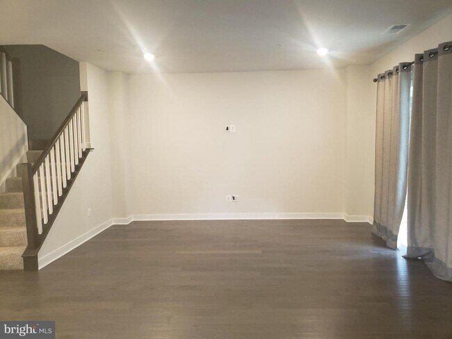 Foto del edificio - 13236 Lake Woodland Way