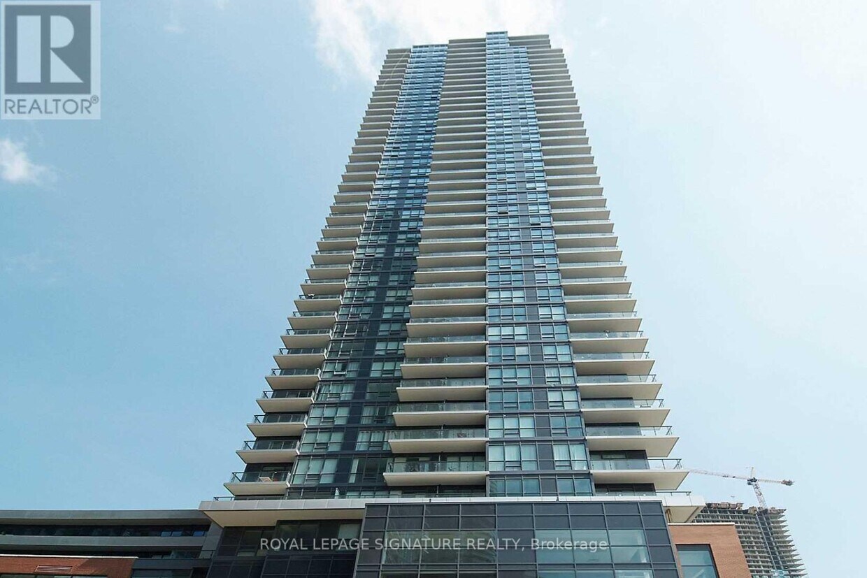 Primary Photo - 2200-2200 Lake Shore Blvd W