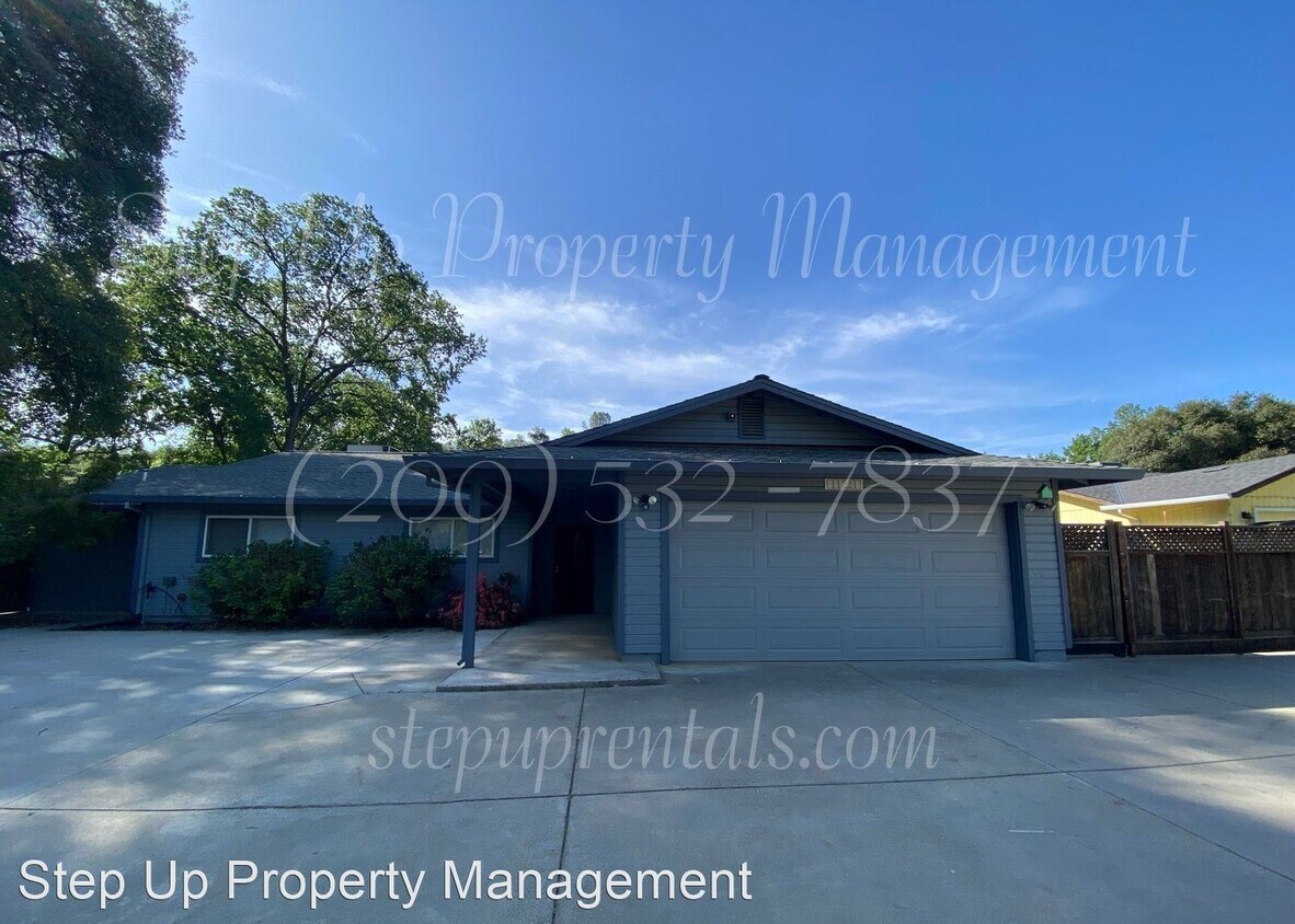 Primary Photo - 3 br, 2 bath House - 11221 Racetrack