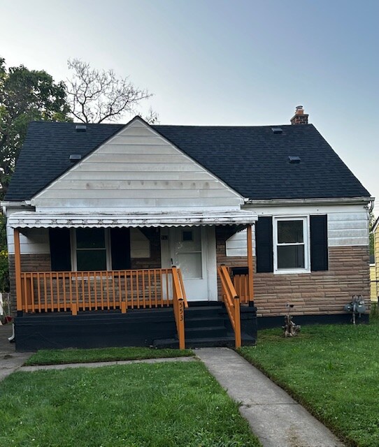 Primary Photo - 553 Campbell St