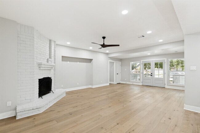 Foto del edificio - 10903 Holly Springs Dr