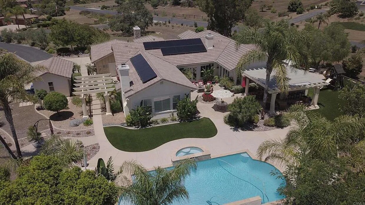 Foto principal - !!! RESORT-STYLE LIVING IN VALLEY VIEW EST...