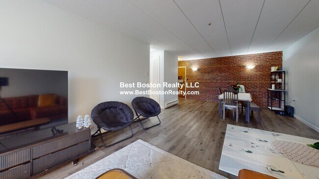 Building Photo - 65 Webster St