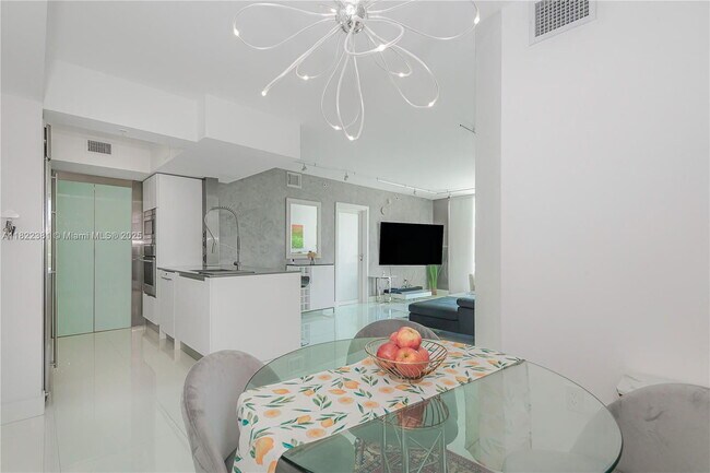 Photo - 2000 N Bayshore Dr Apartment