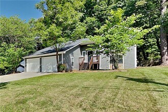 Building Photo - 548 Julius Dr