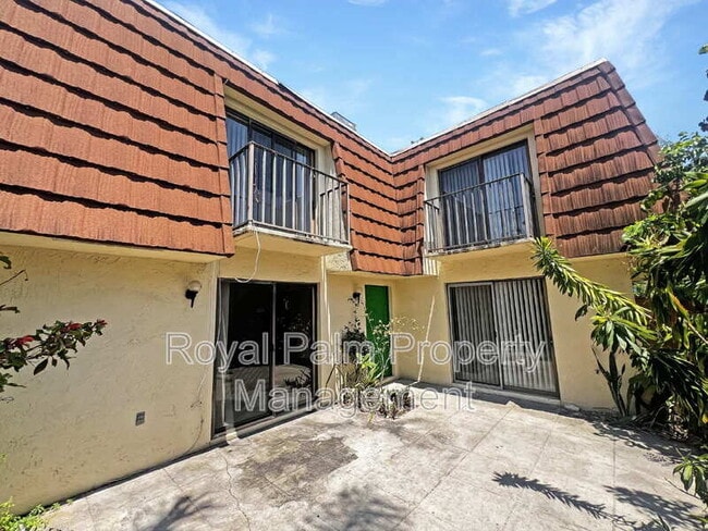 Foto del edificio - 5241 Cedarbend Dr