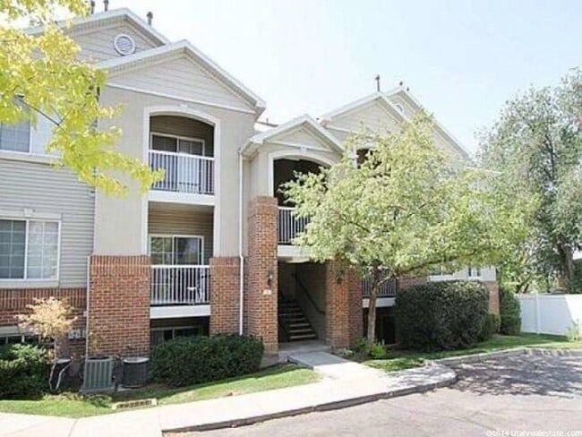 Building Photo - 150 S 800 E