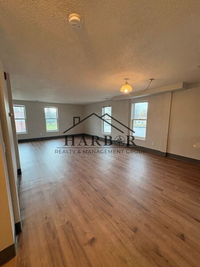 Foto del edificio - 146 S Broadway Ave