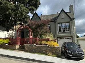 Building Photo - 621 Calmar Ave