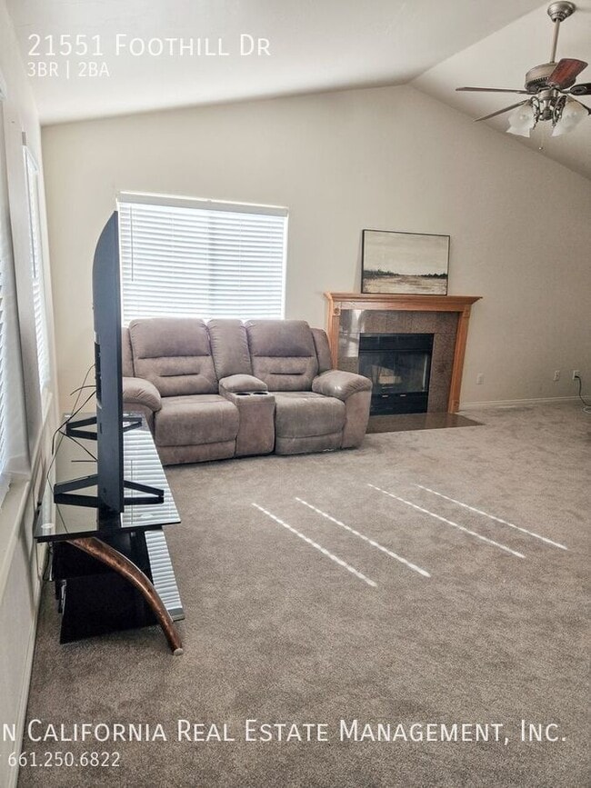 Foto del edificio - 21551 Foothill Dr