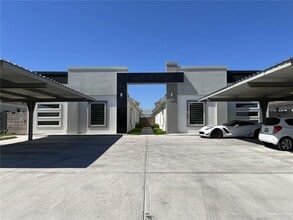 Building Photo - 16 West Dr