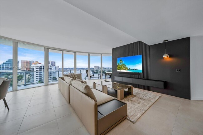 Foto del edificio - 401 N Birch Rd