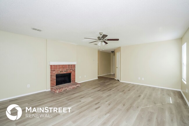 Building Photo - 16201 Blanco Ln