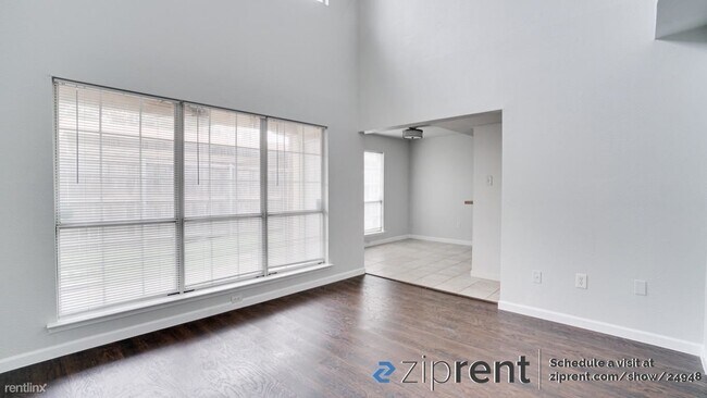 Building Photo - 3 br, 2.5 bath Townhome - 12835 Burninglog...