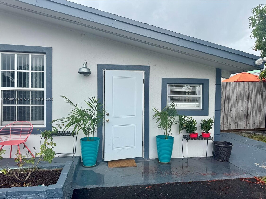 Primary Photo - 17830 NE 6th Ct