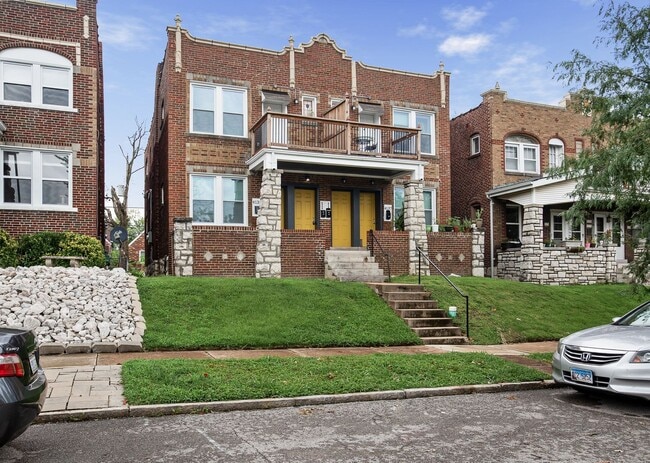 Building Photo - Tower Grove South IT grl